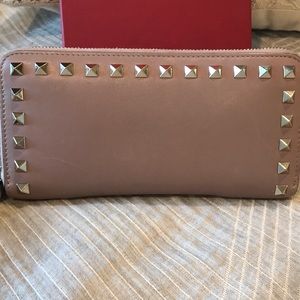 💯 Valentino Garavani Rockstud wallet